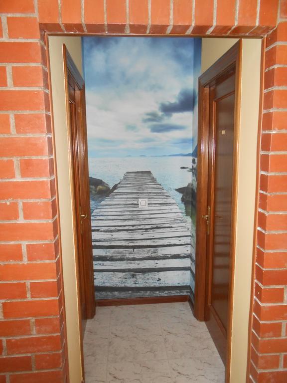 Hostal Restaurante El Abuelo Trobajo Del Camino Екстериор снимка
