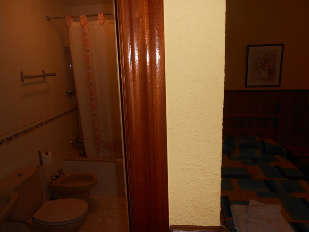 Hostal Restaurante El Abuelo Trobajo Del Camino Стая снимка