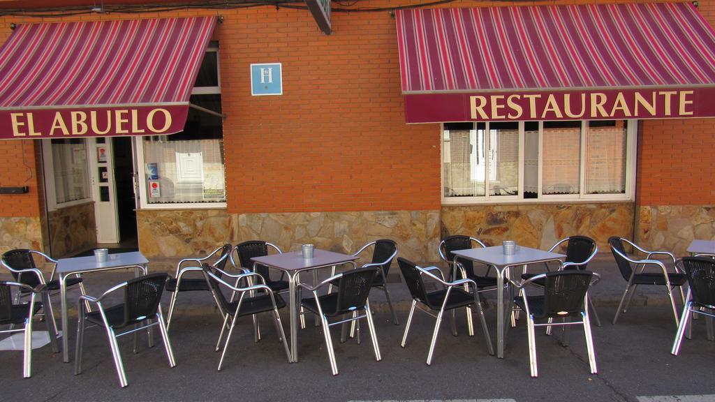 Hostal Restaurante El Abuelo Trobajo Del Camino Екстериор снимка