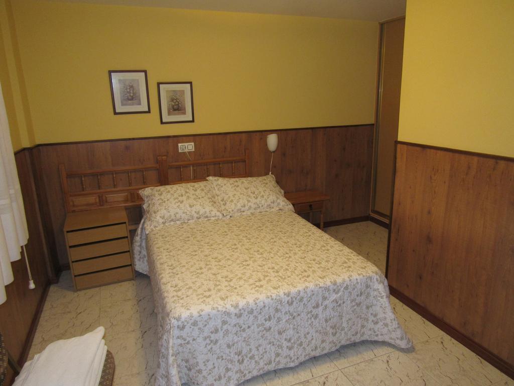 Hostal Restaurante El Abuelo Trobajo Del Camino Екстериор снимка