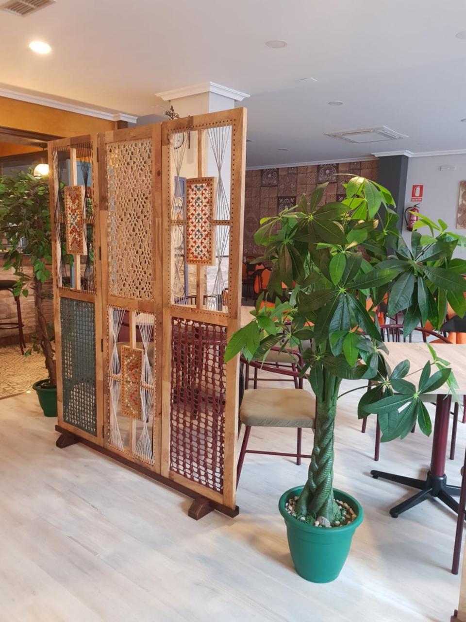 Hostal Restaurante El Abuelo Trobajo Del Camino Екстериор снимка